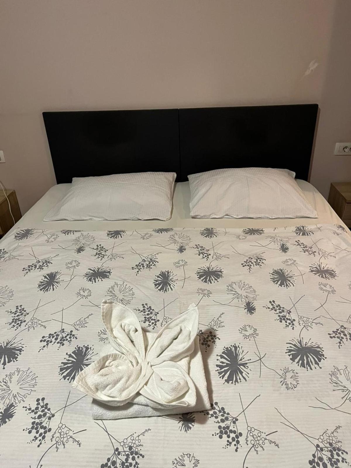Guest House Sv. Nikola Dugo Selo ภายนอก รูปภาพ