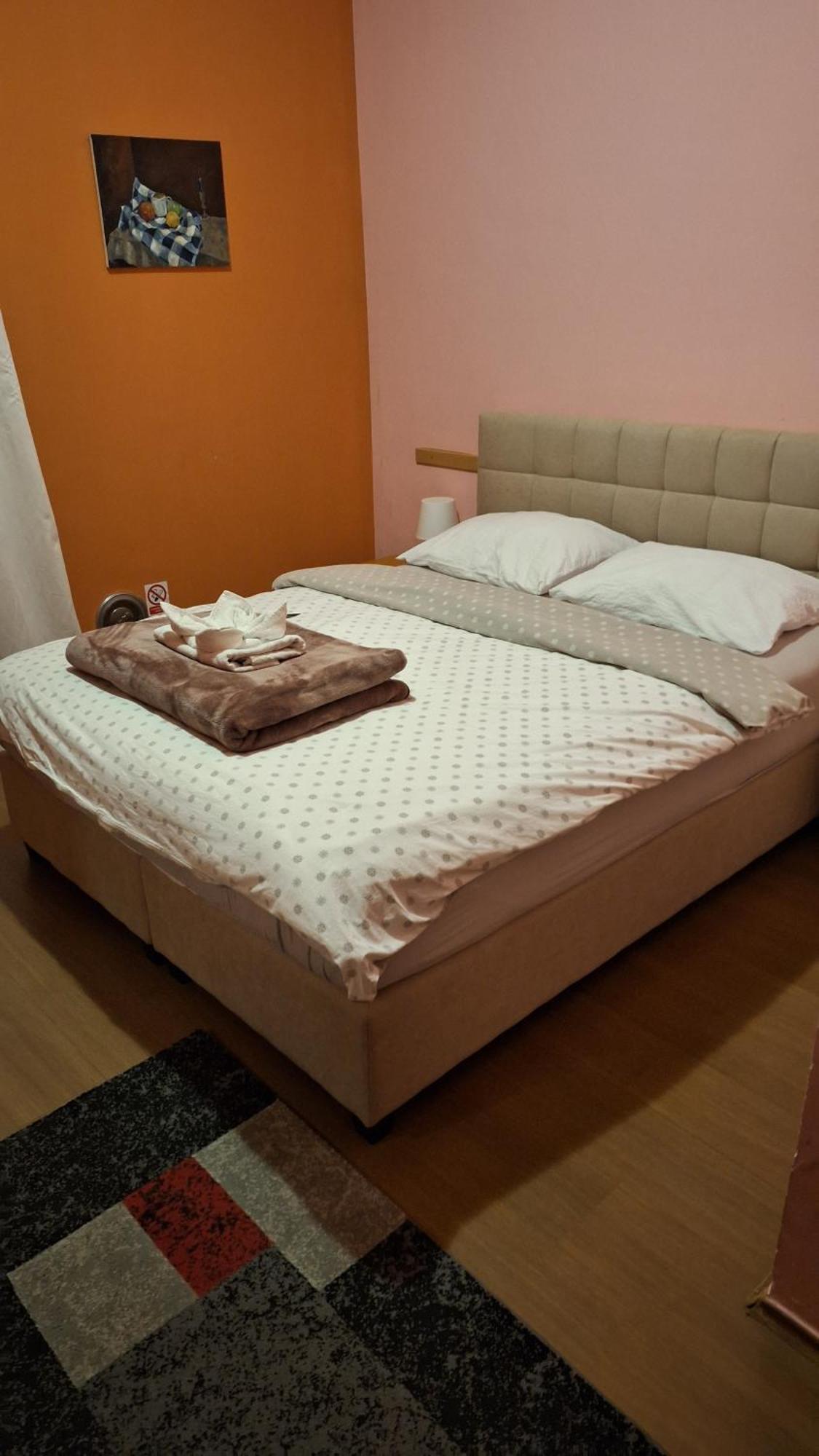 Guest House Sv. Nikola Dugo Selo ภายนอก รูปภาพ