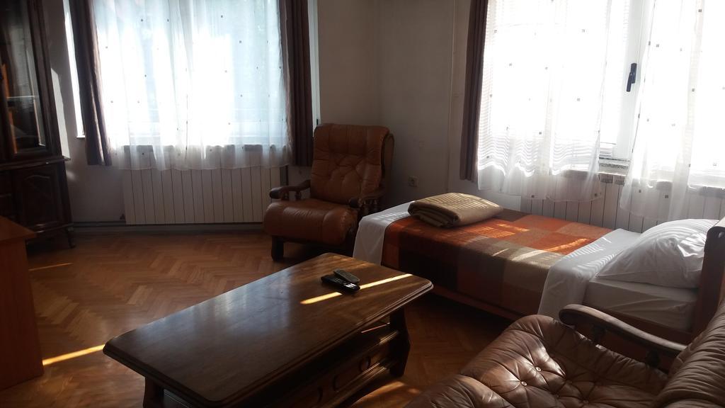Guest House Sv. Nikola Dugo Selo ภายนอก รูปภาพ