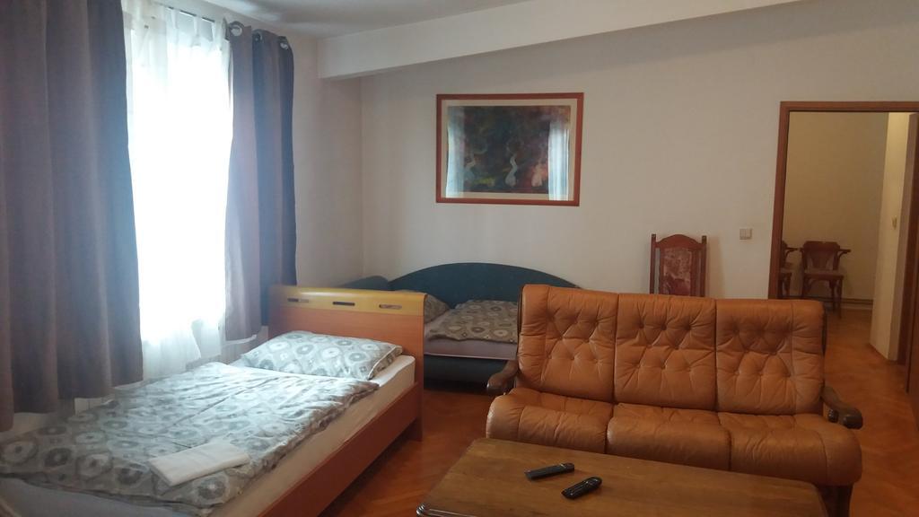 Guest House Sv. Nikola Dugo Selo ภายนอก รูปภาพ