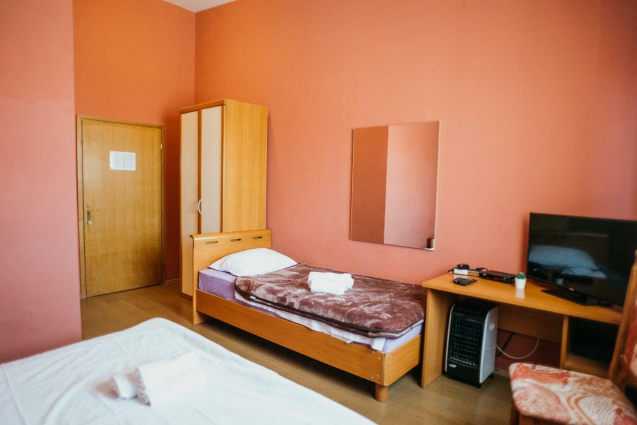 Guest House Sv. Nikola Dugo Selo ภายนอก รูปภาพ