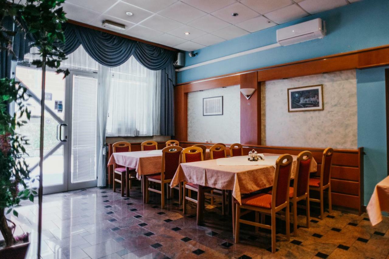 Guest House Sv. Nikola Dugo Selo ภายนอก รูปภาพ